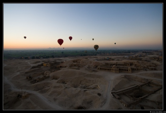 b071122 - 5719 - Montgolfiere