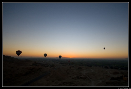 b071122 - 5717 - Montgolfiere