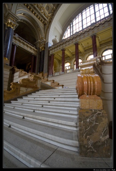 b080425_7864